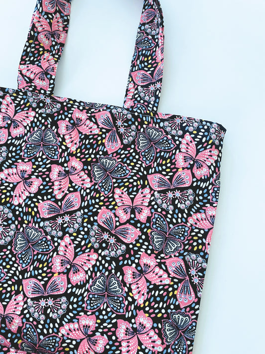 Medium size tote / shopping bag