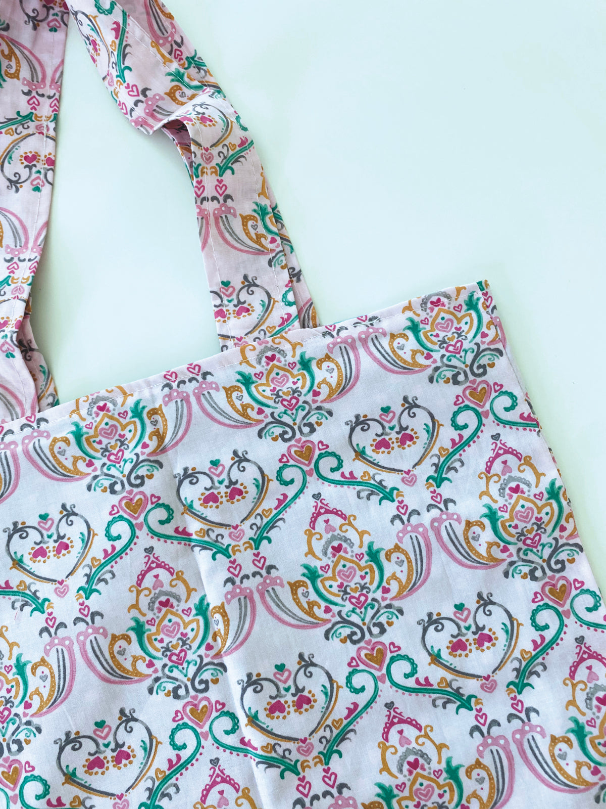 Medium size tote / shopping bag