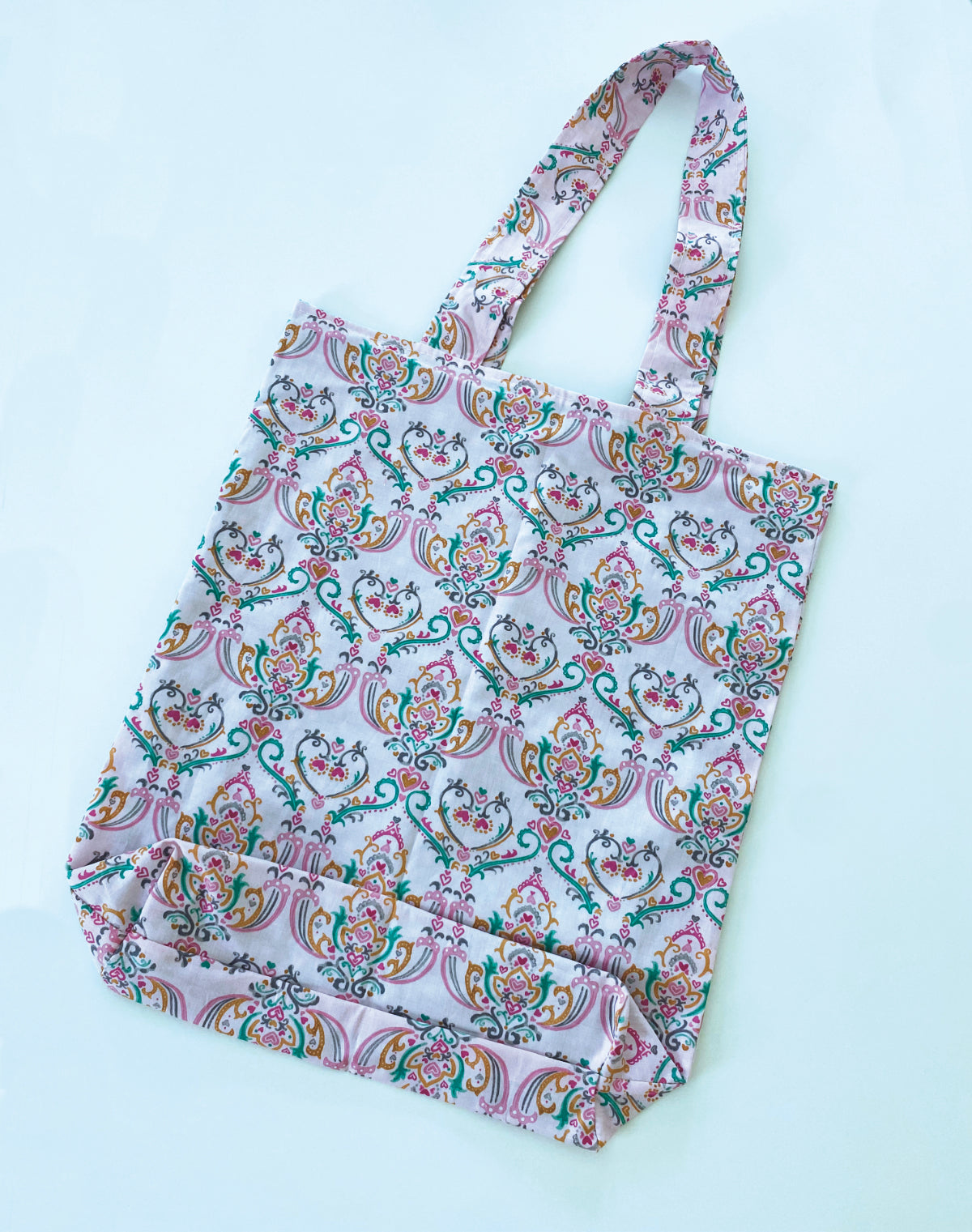 Medium size tote / shopping bag